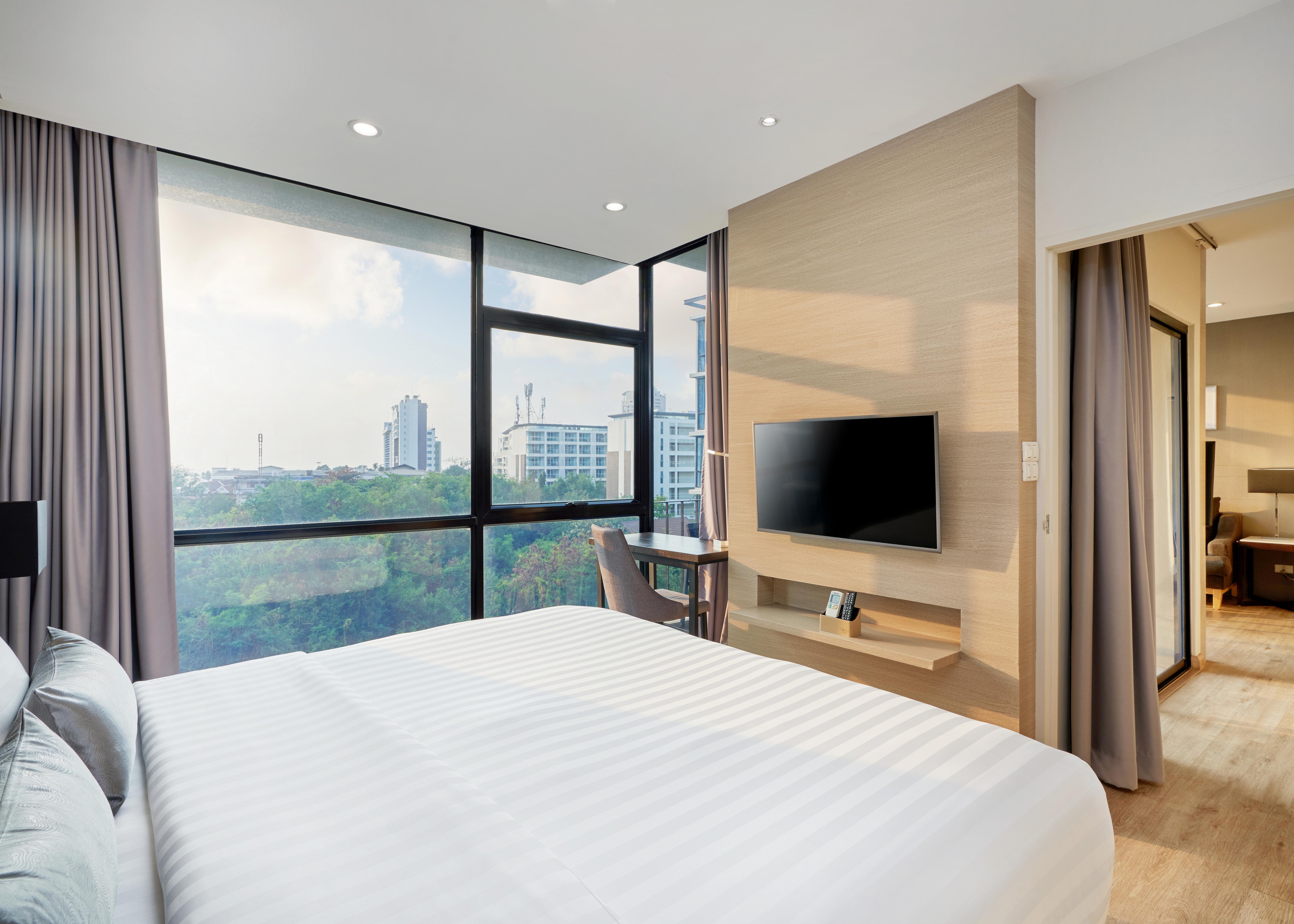 Altera Hotel And Residence By At Mind Pattaya Bagian luar foto
