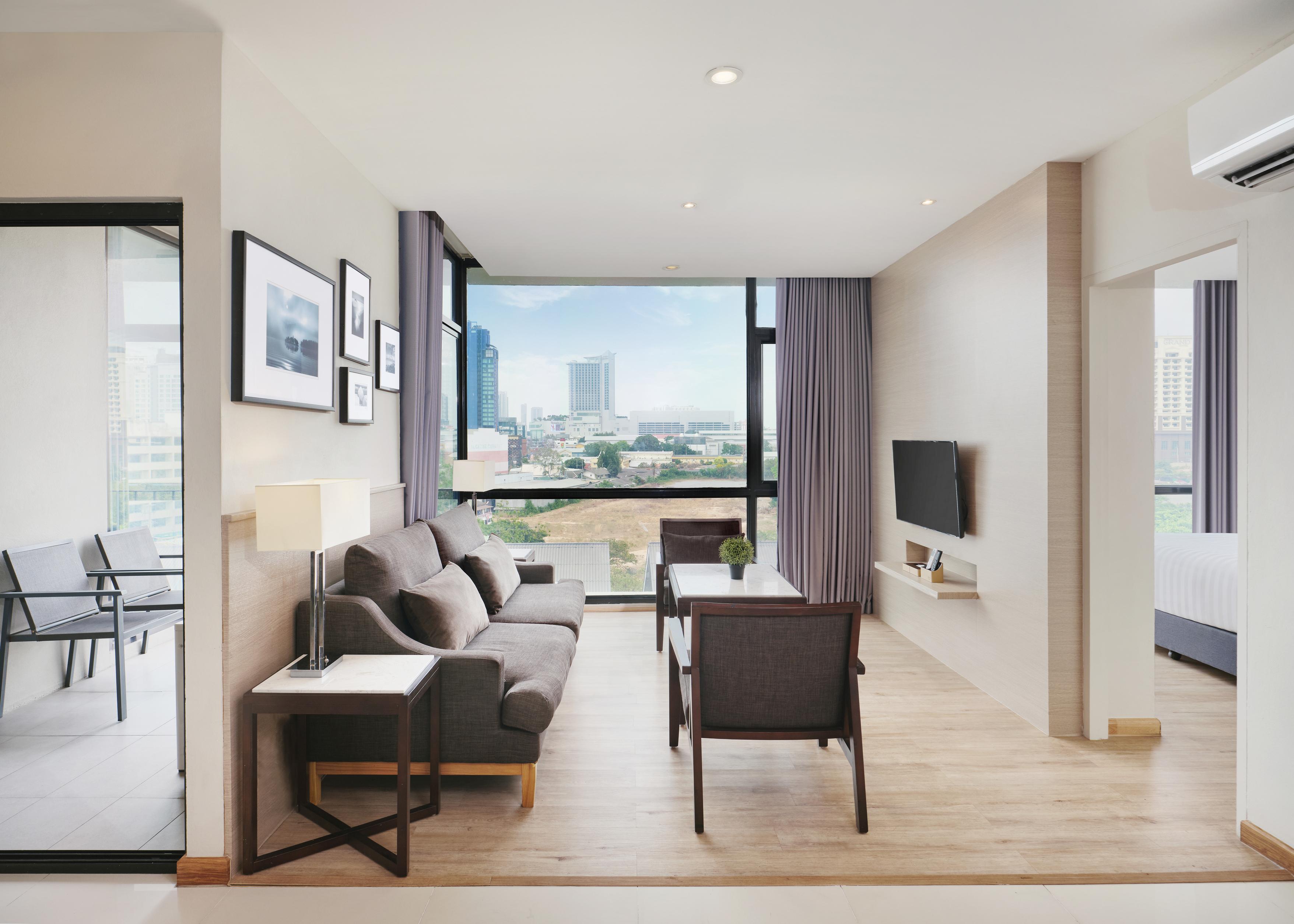 Altera Hotel And Residence By At Mind Pattaya Bagian luar foto